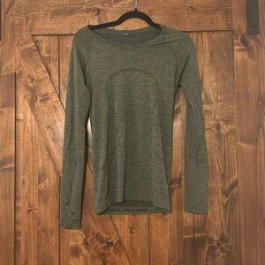 Lululemon Swiftly Tech Long Sleeve 2.0 in Rainforest Green/Green Twill Size 6